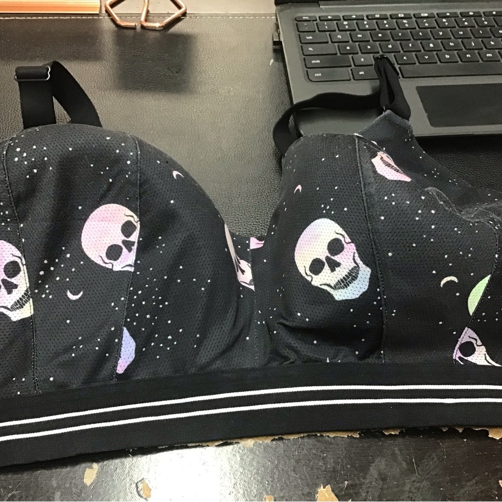 Torrid 44D plus size black skull active wear bra - Picture 4 of 8